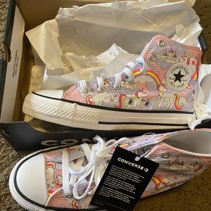 Converse girls shoes size 4.5